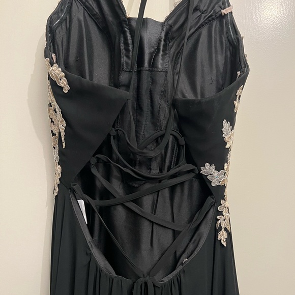 Beautiful black dress for special occasion. - Picture 4 of 8